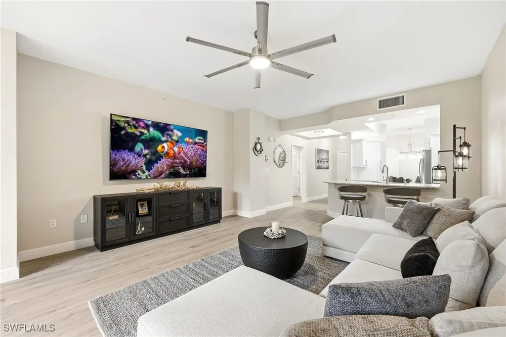 401 Bayfront Place Naples FL 34102