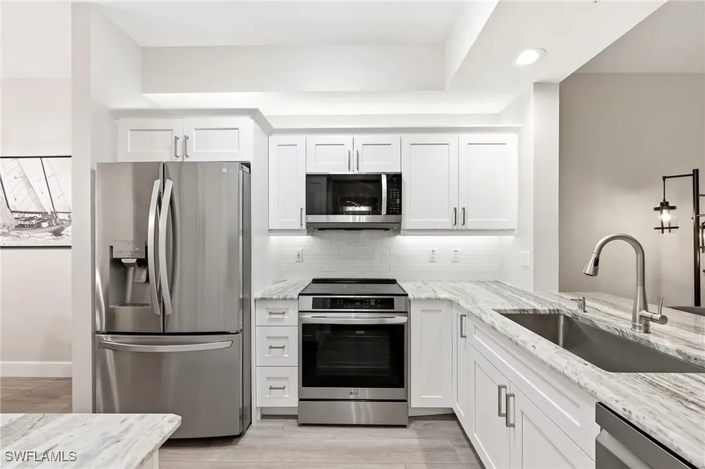 401 Bayfront Place Naples FL 34102