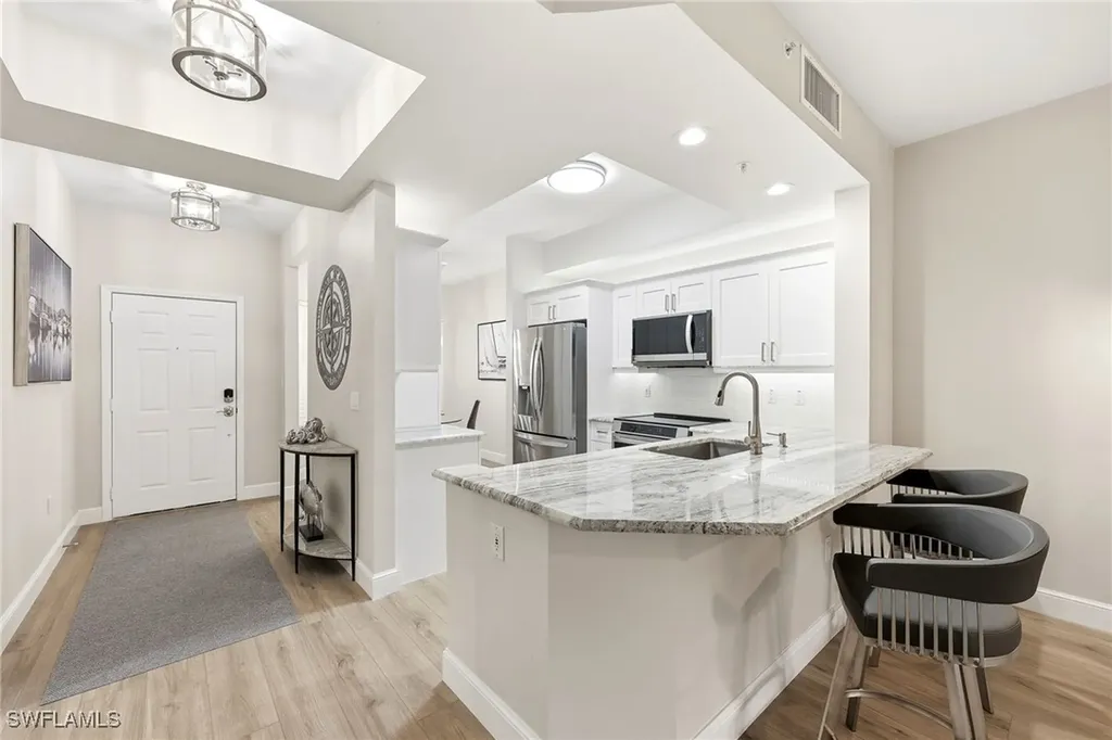 401 Bayfront Place Naples FL 34102