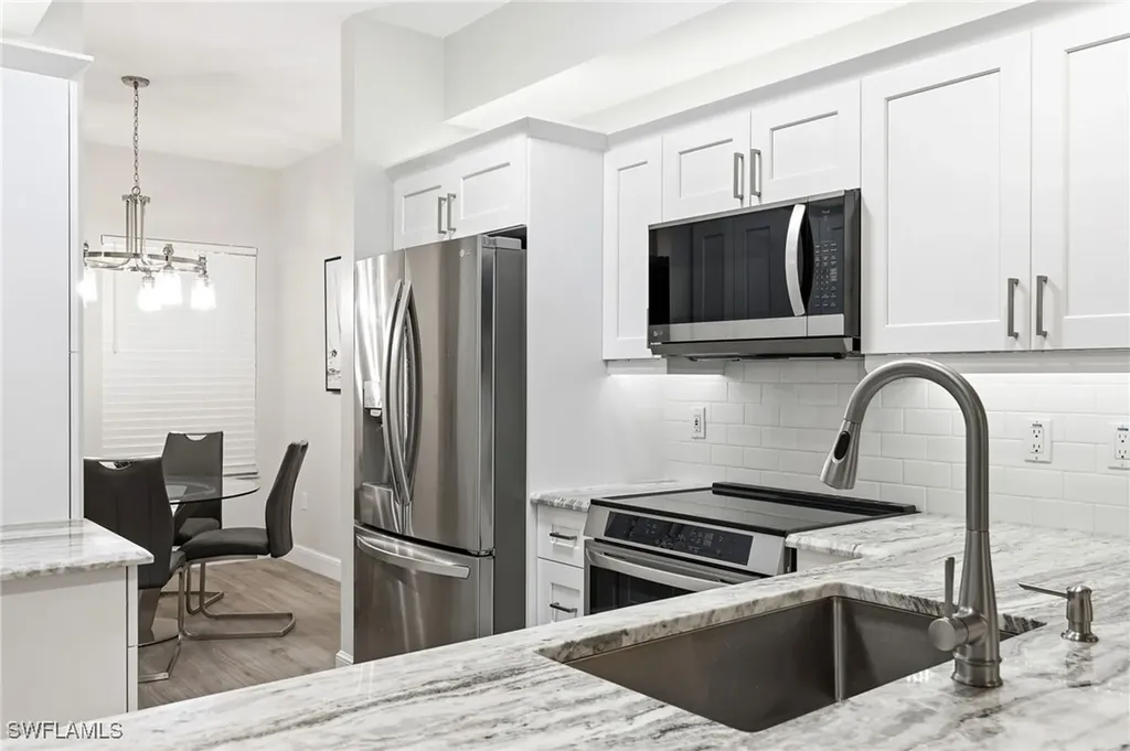 401 Bayfront Place Naples FL 34102