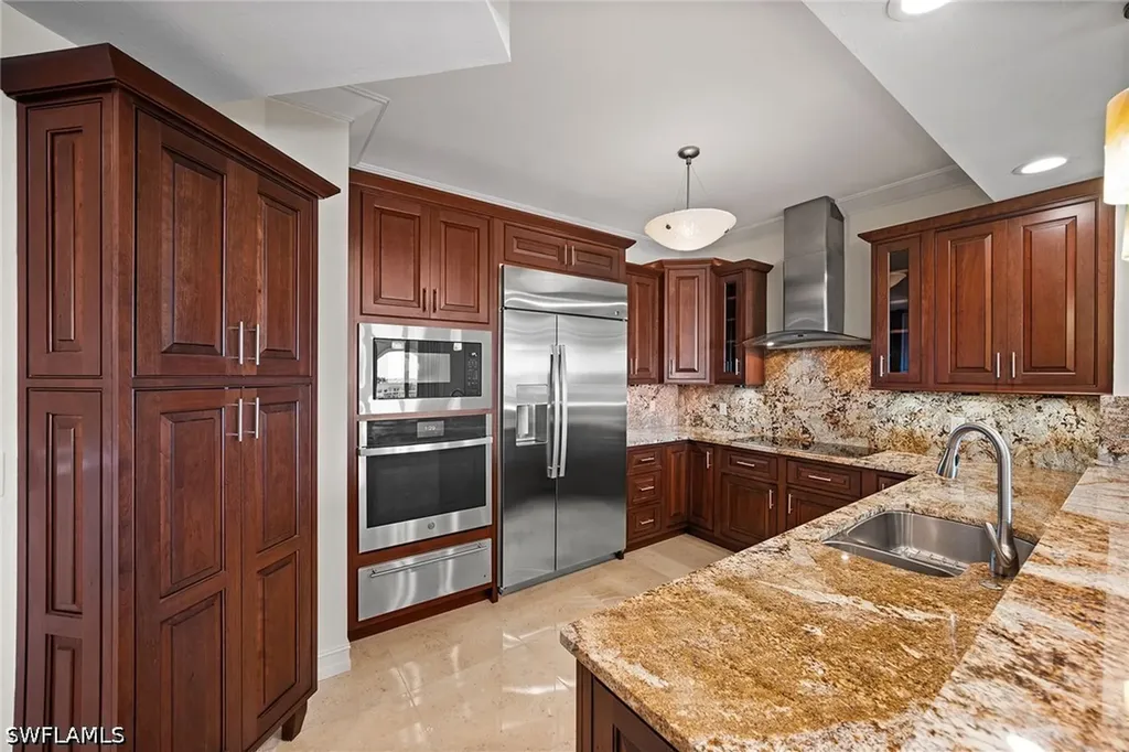451 Bayfront Place Naples FL 34102