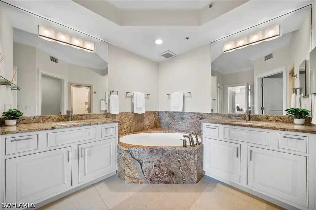 451 Bayfront Place Naples FL 34102