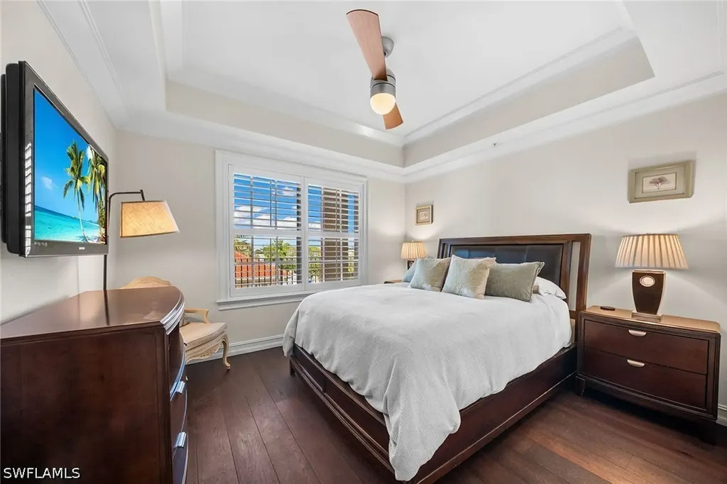 451 Bayfront Place Naples FL 34102