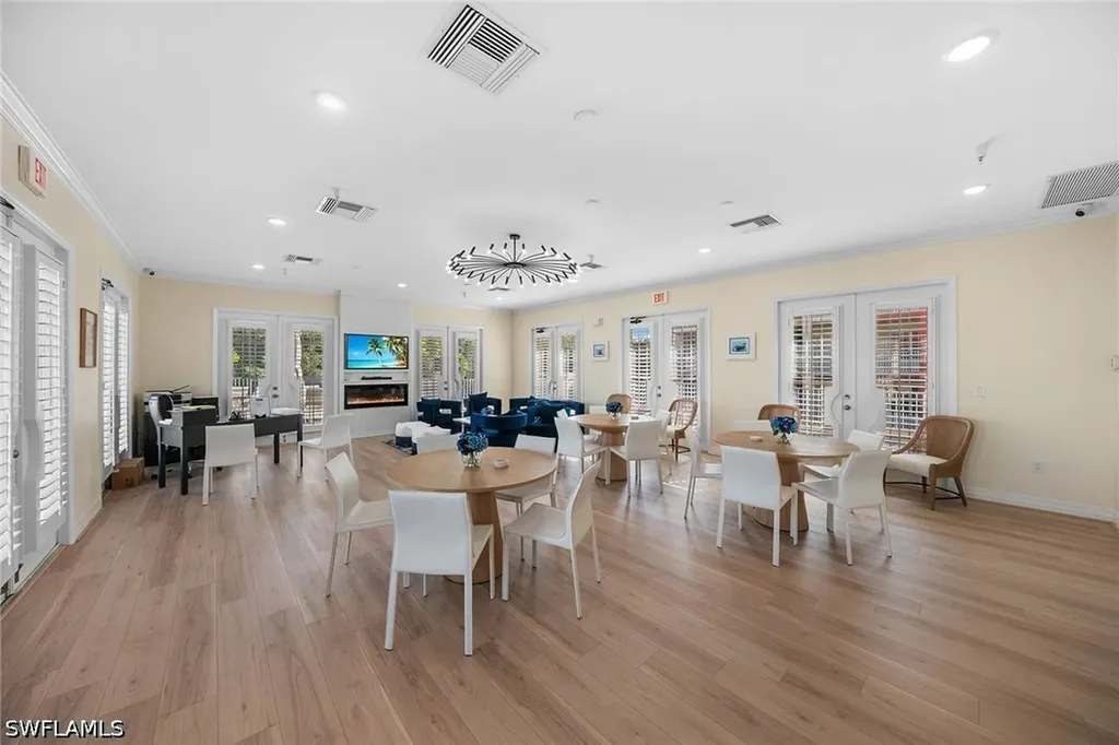 451 Bayfront Place Naples FL 34102