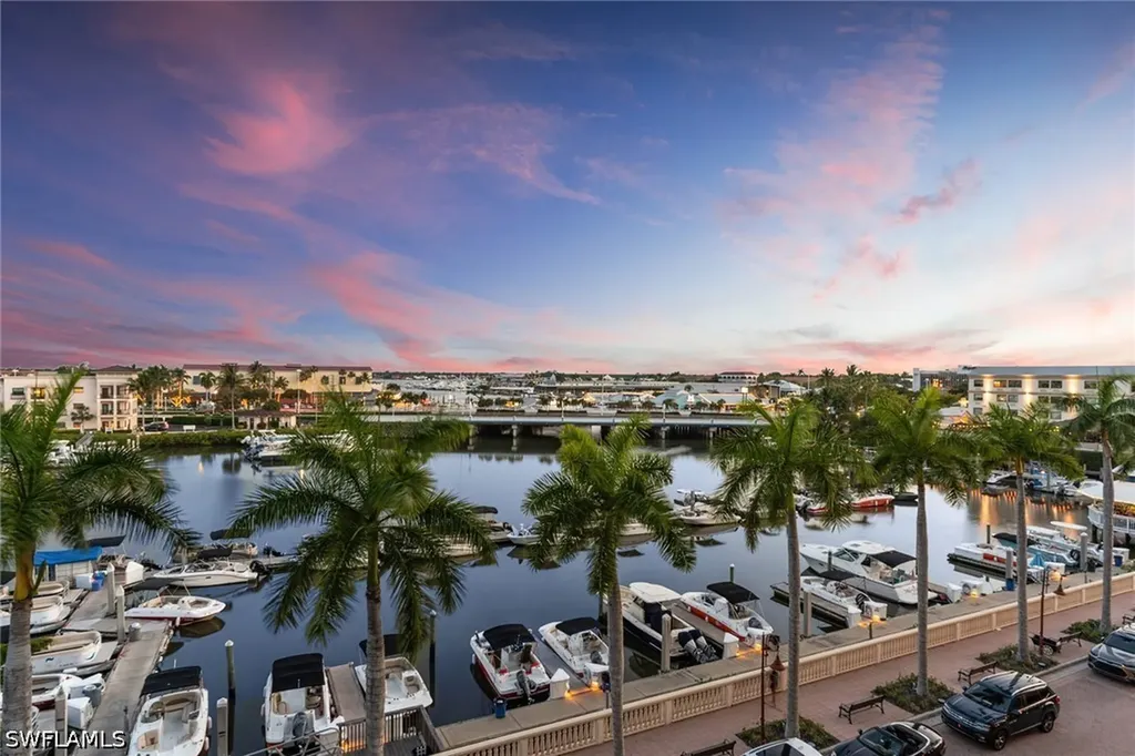 451 Bayfront Place Naples FL 34102