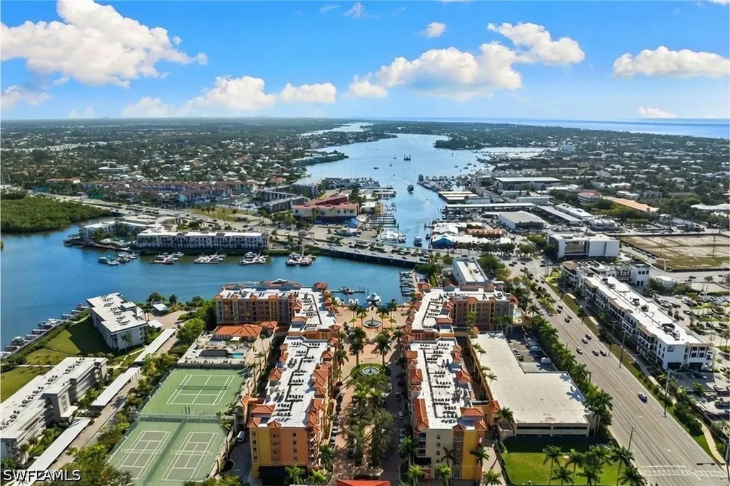 451 Bayfront Place Naples FL 34102