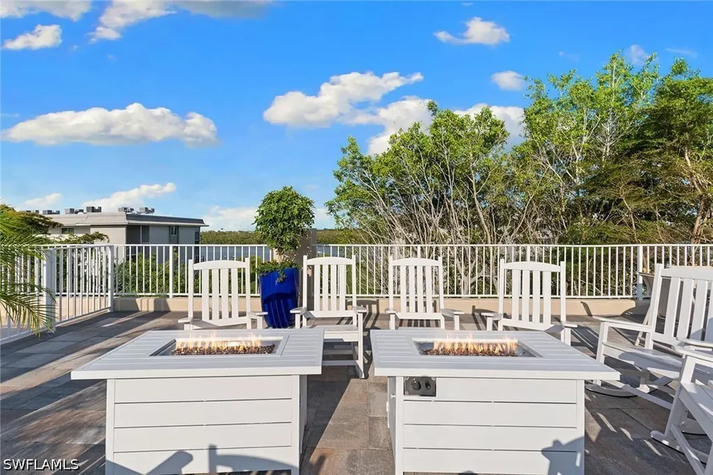 451 Bayfront Place Naples FL 34102