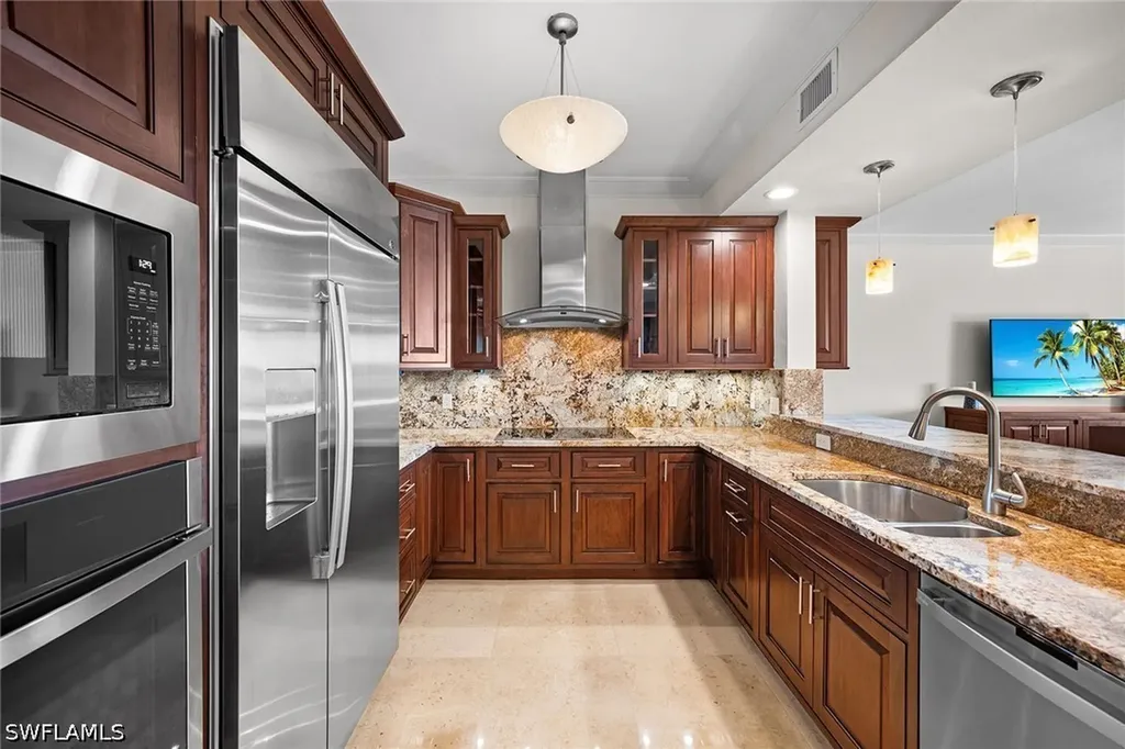 451 Bayfront Place Naples FL 34102