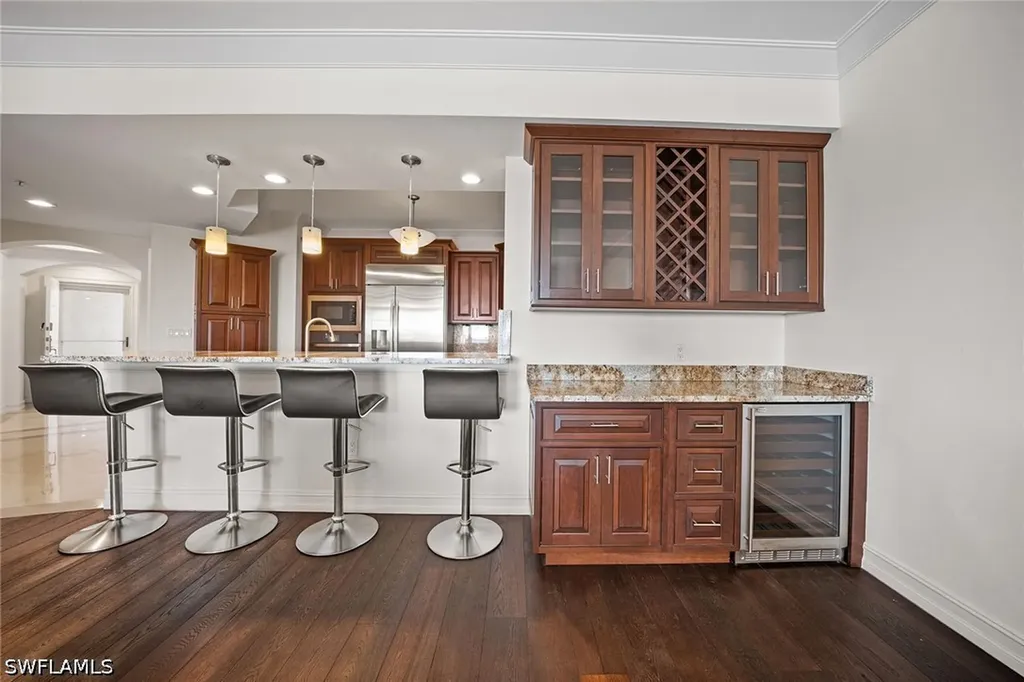 451 Bayfront Place Naples FL 34102