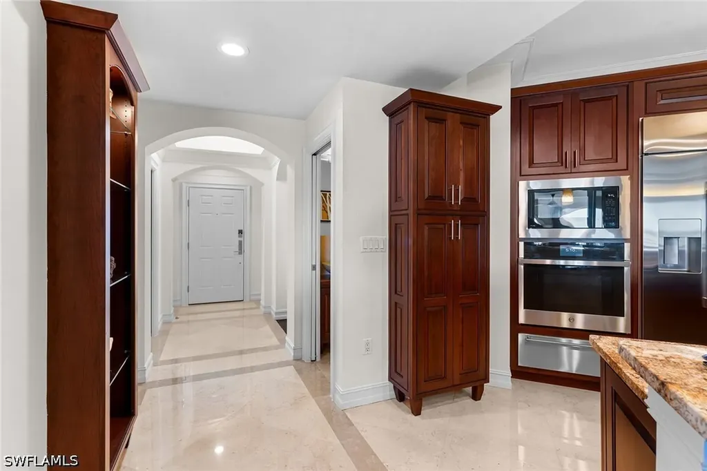 451 Bayfront Place Naples FL 34102
