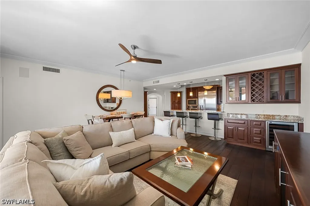 451 Bayfront Place Naples FL 34102