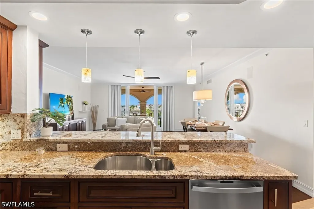 451 Bayfront Place Naples FL 34102