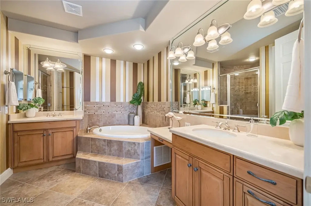 580 El Camino Real Naples FL 34119