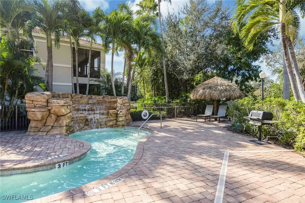 580 El Camino Real Naples FL 34119