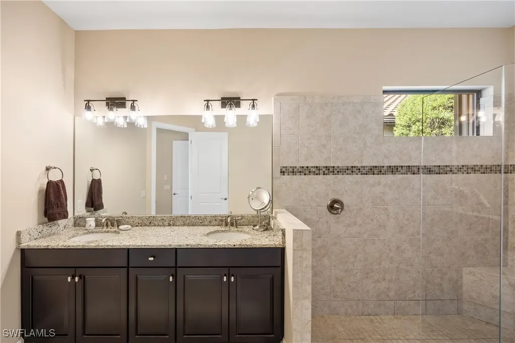 8522 Palacio Terrace N Naples FL 34114