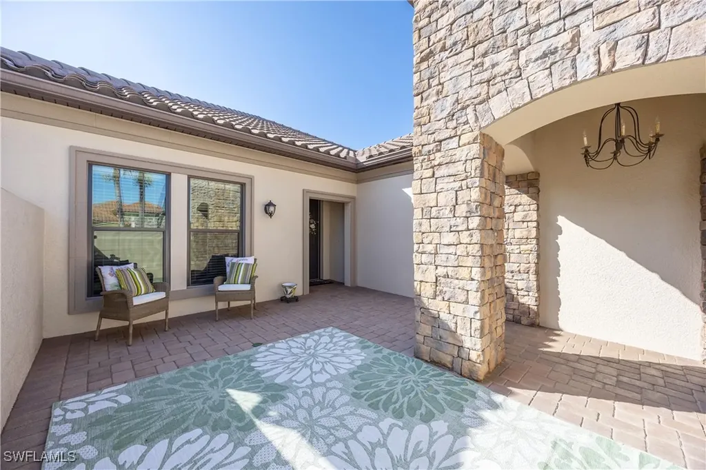 8522 Palacio Terrace N Naples FL 34114