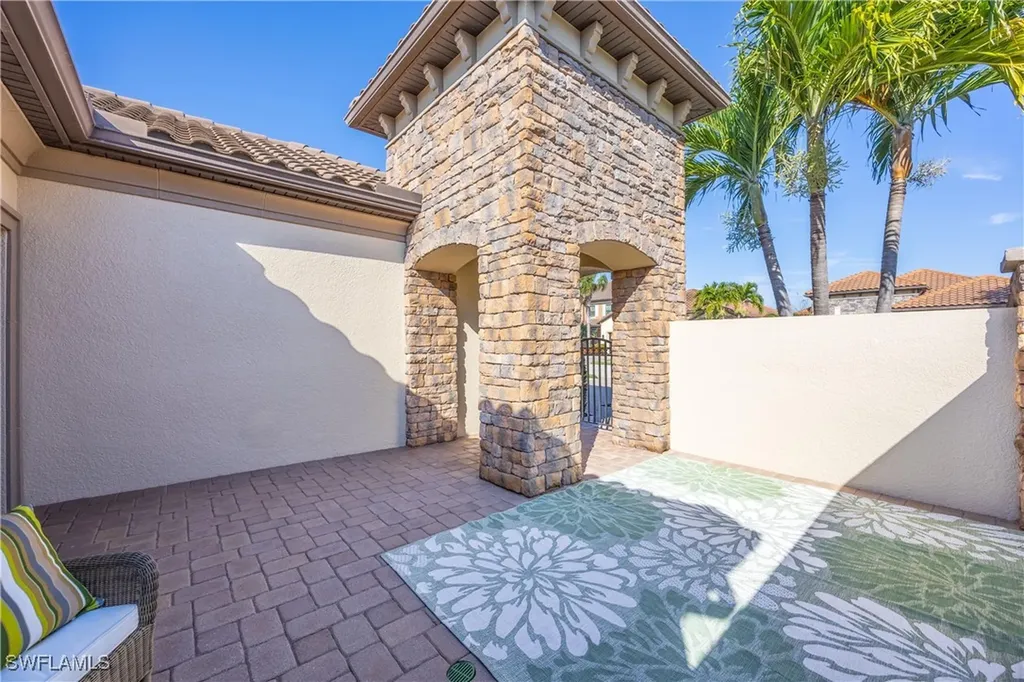 8522 Palacio Terrace N Naples FL 34114