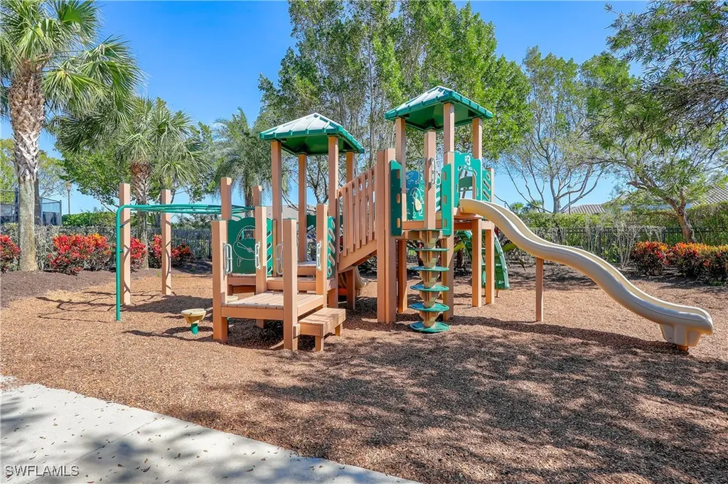 8522 Palacio Terrace N Naples FL 34114