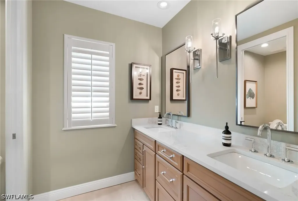 17721 Via Bella Acqua Court Miromar Lakes FL 33913