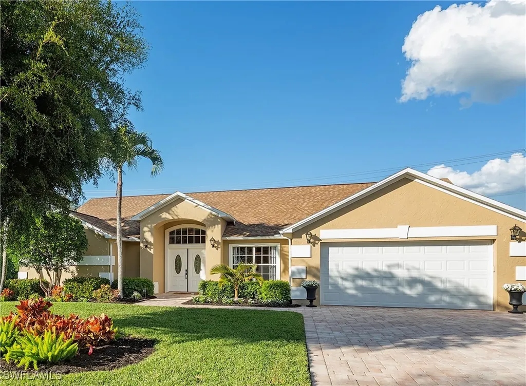579 Raven Way Naples FL 34110
