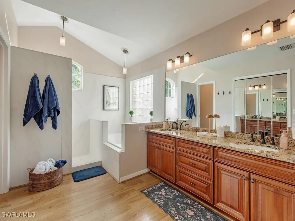 579 Raven Way Naples FL 34110