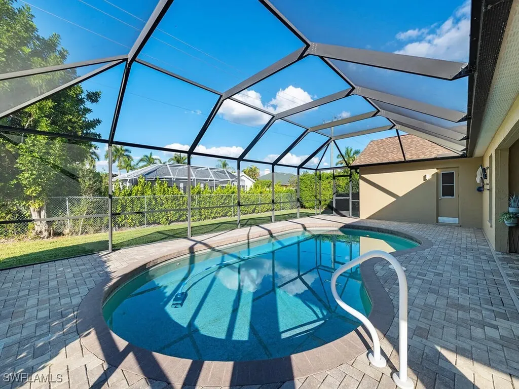 579 Raven Way Naples FL 34110