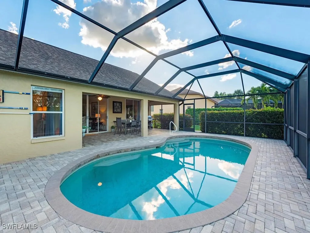 579 Raven Way Naples FL 34110