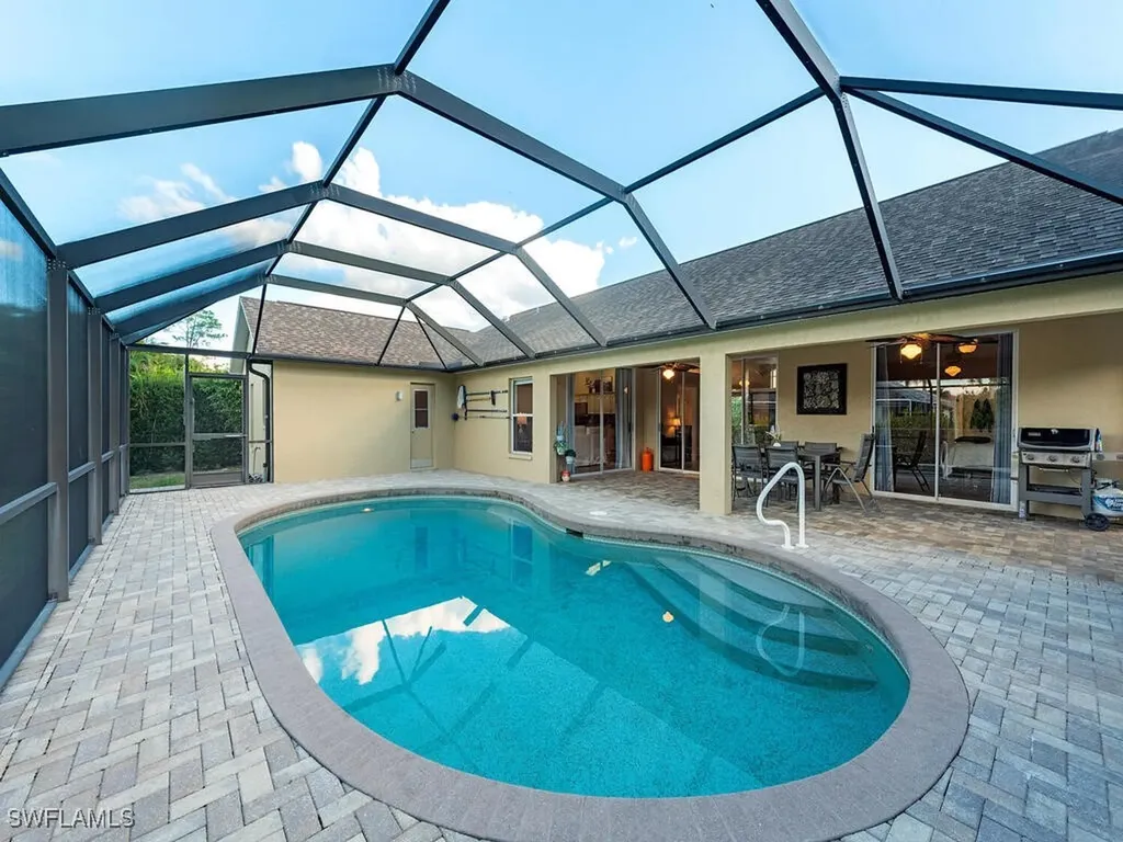 579 Raven Way Naples FL 34110