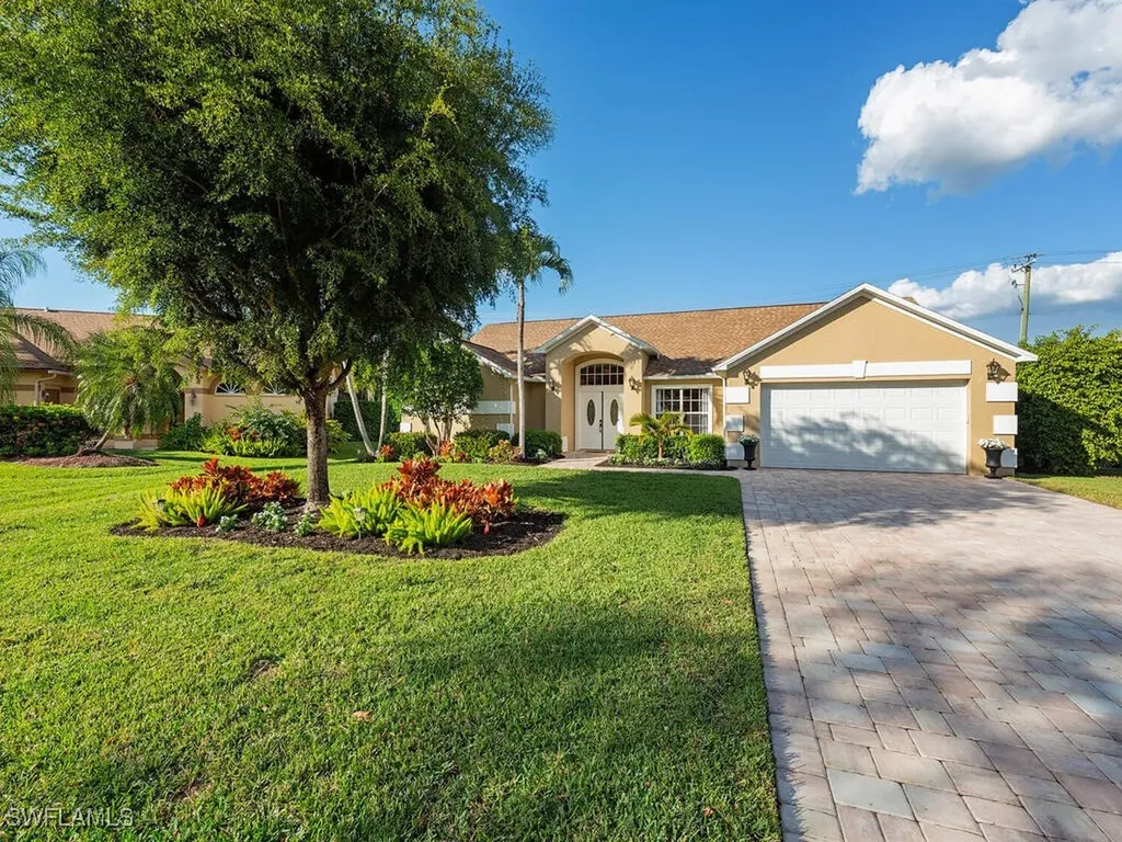 579 Raven Way Naples FL 34110