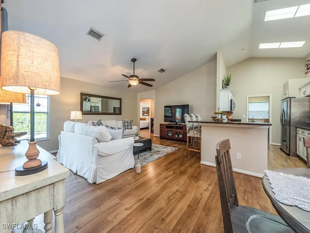 579 Raven Way Naples FL 34110