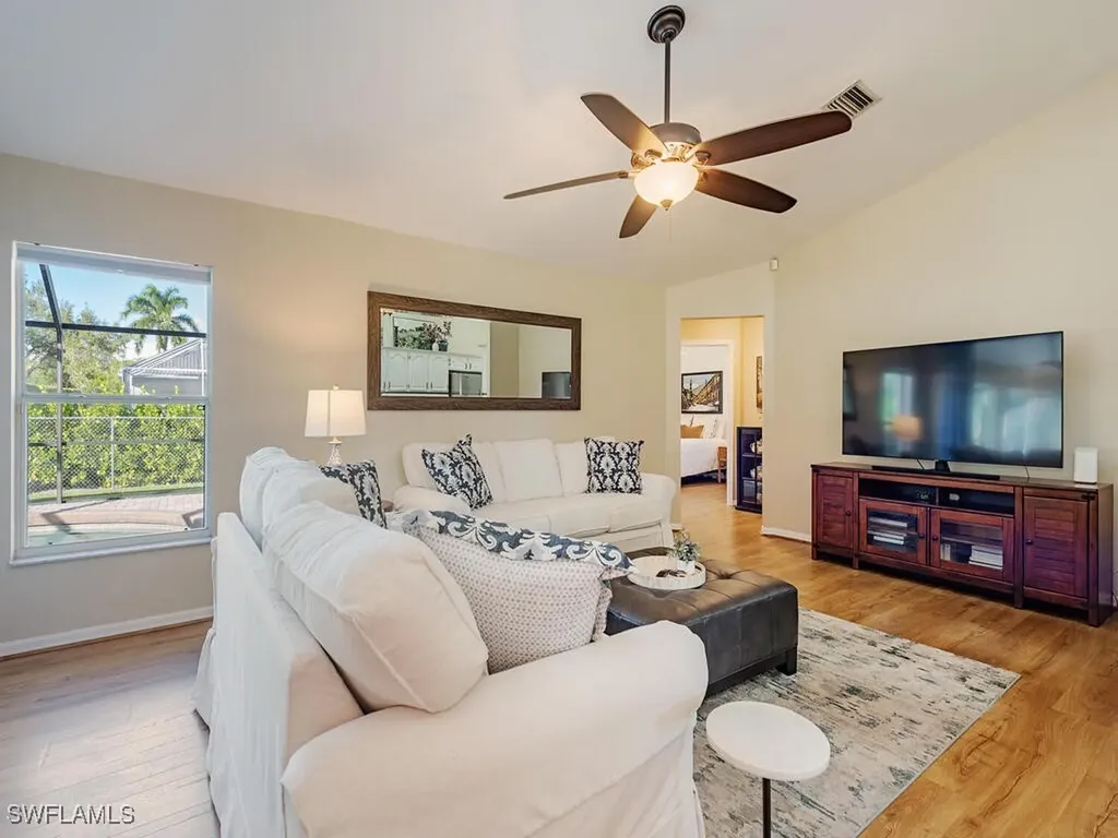 579 Raven Way Naples FL 34110