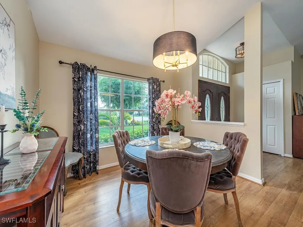 579 Raven Way Naples FL 34110