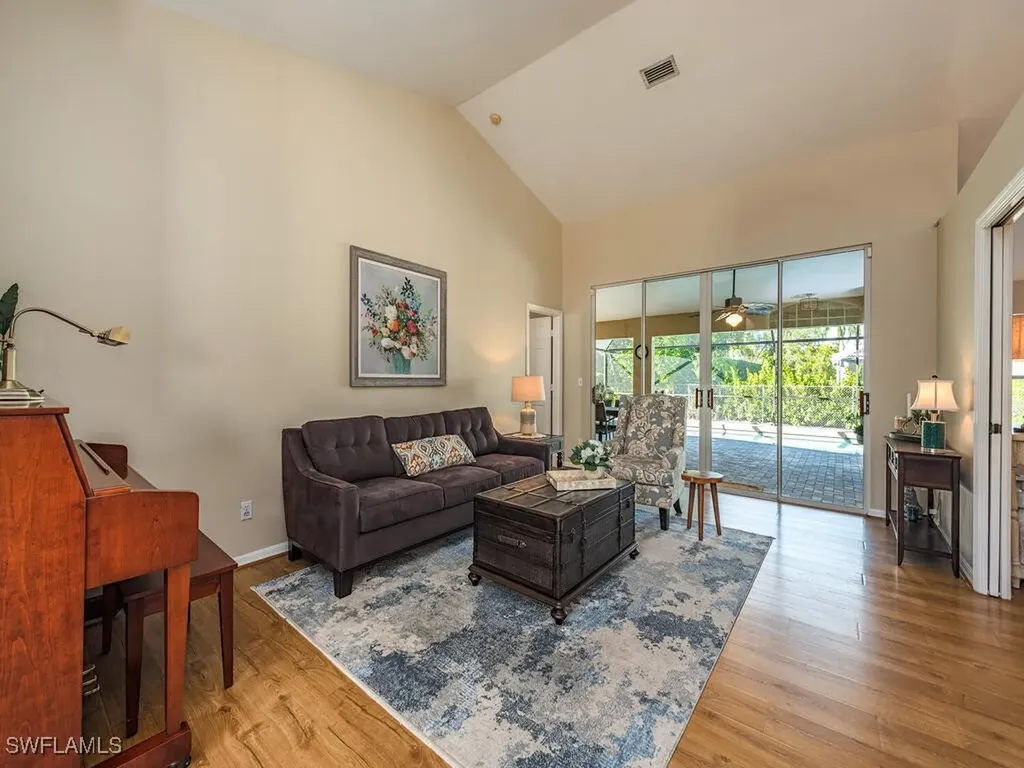 579 Raven Way Naples FL 34110