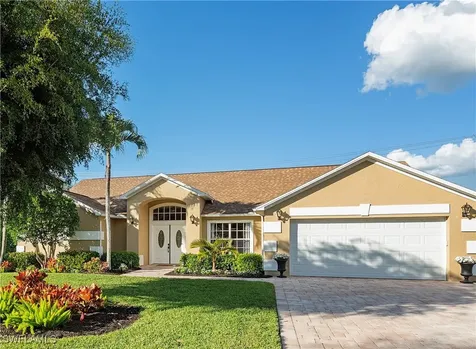 579 Raven Way Naples FL 34110