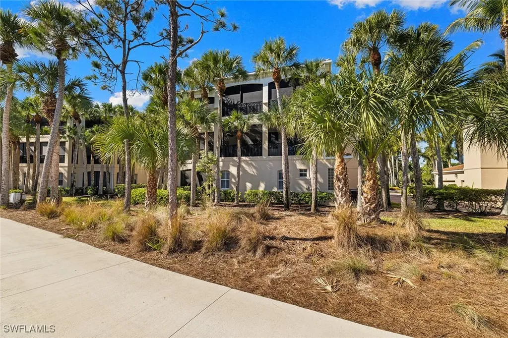 2864 Tiburon Boulevard E Naples FL 34109