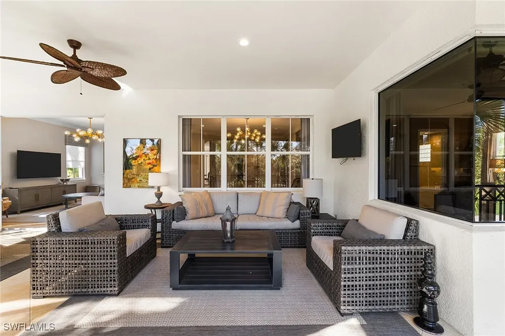 2864 Tiburon Boulevard E Naples FL 34109