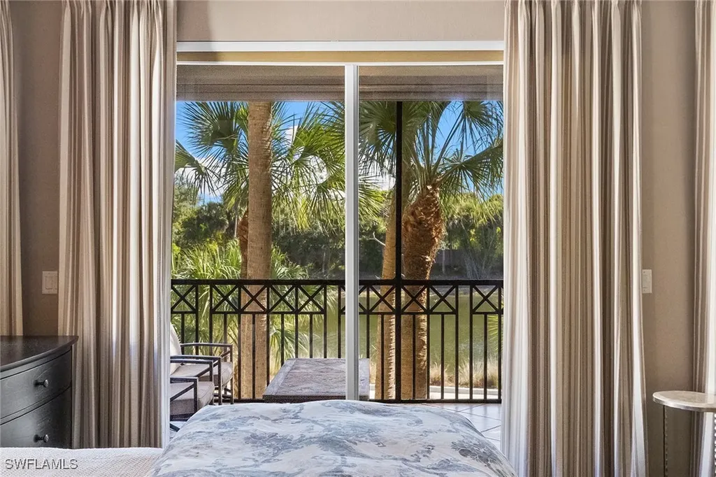 2864 Tiburon Boulevard E Naples FL 34109