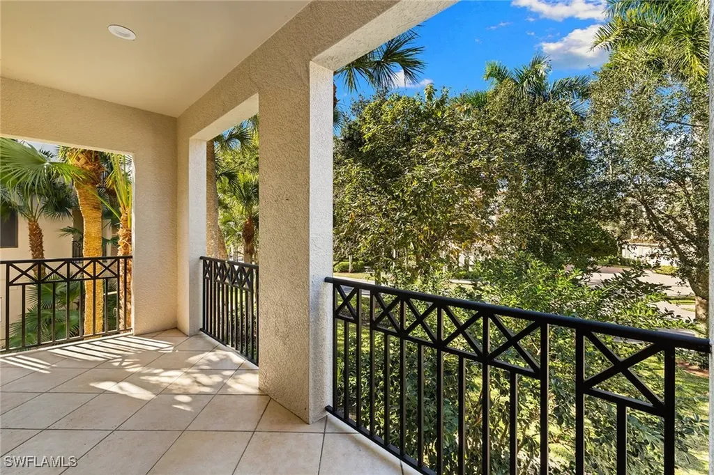 2864 Tiburon Boulevard E Naples FL 34109