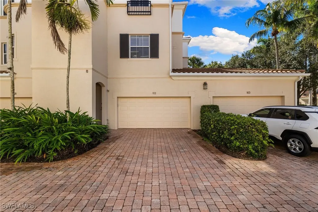 2864 Tiburon Boulevard E Naples FL 34109