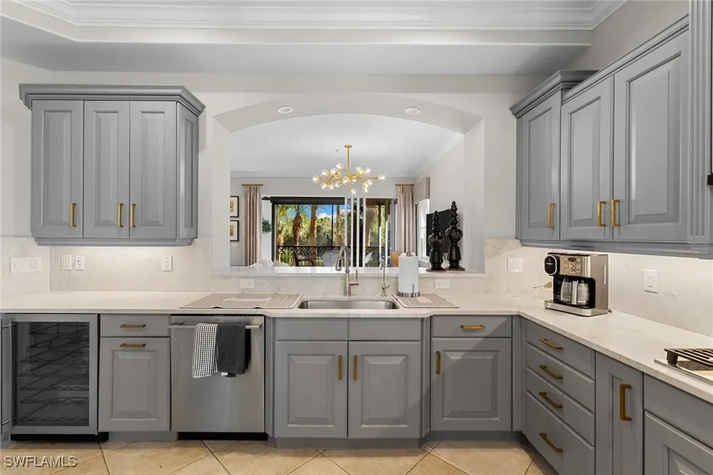 2864 Tiburon Boulevard E Naples FL 34109