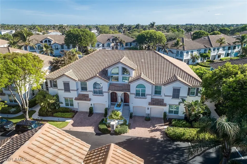 142 Colonade Circle Naples FL 34103