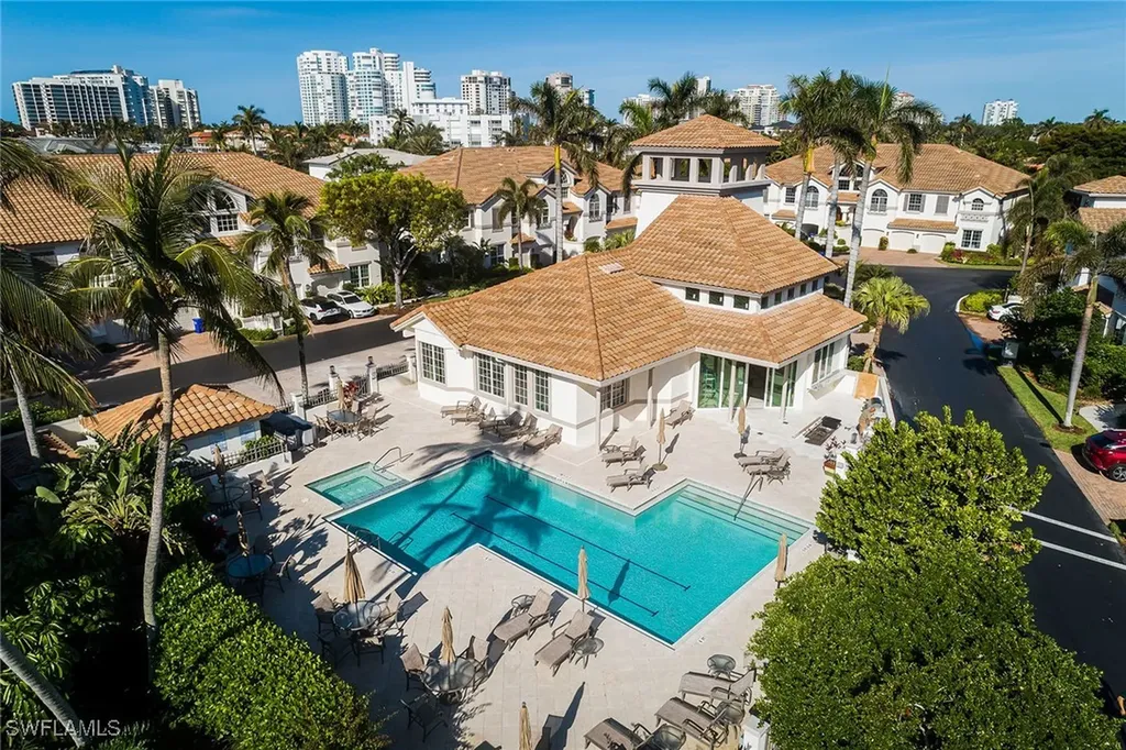 142 Colonade Circle Naples FL 34103