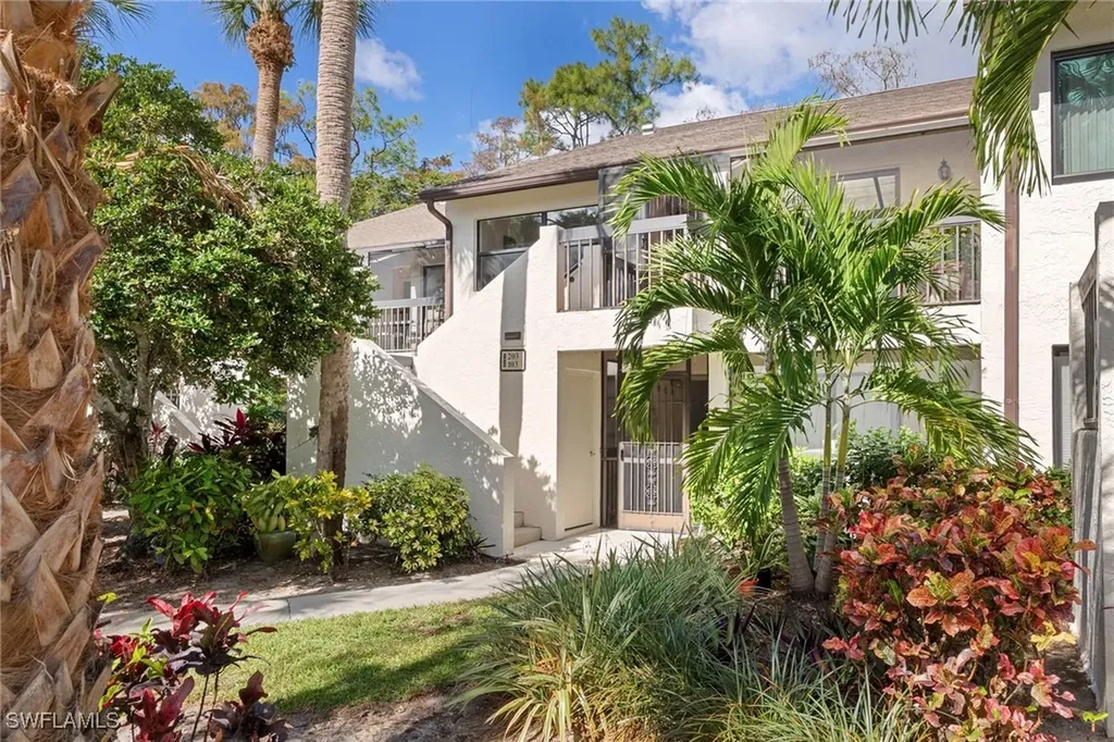 Naples FL, 1828 Kings Lake Boulevard, Unit 6-203