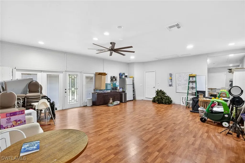 5791 Golden Gate Parkway Naples FL 34116