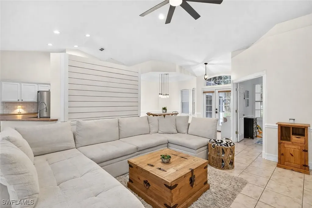 5791 Golden Gate Parkway Naples FL 34116