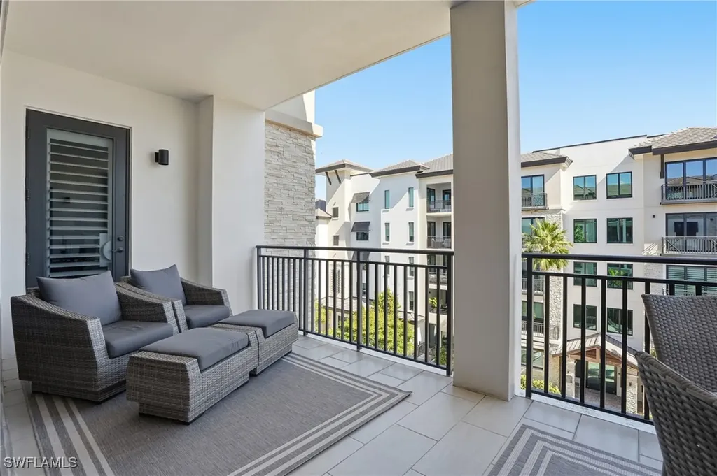 1030 3rd Avenue S Naples FL 34102