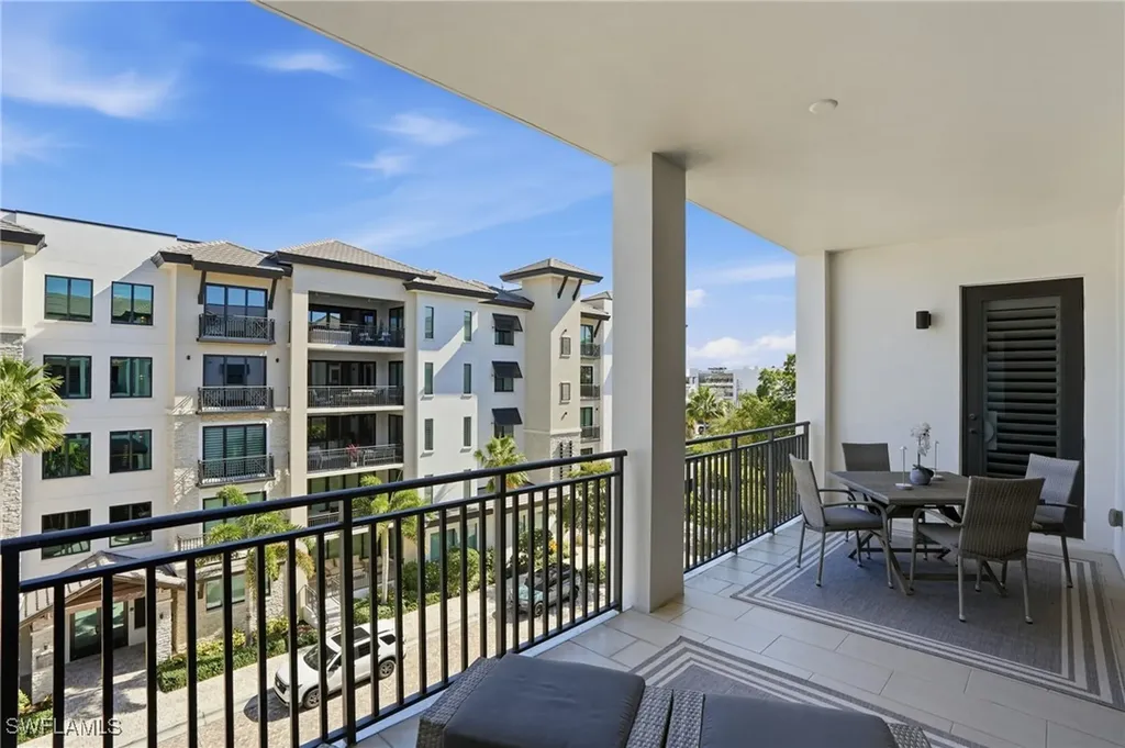 1030 3rd Avenue S Naples FL 34102