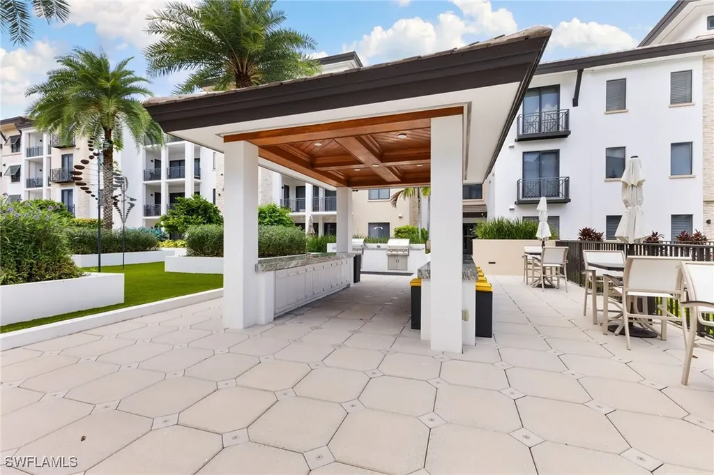1030 3rd Avenue S Naples FL 34102