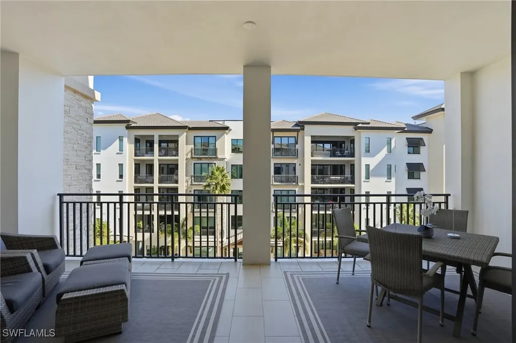 1030 3rd Avenue S Naples FL 34102