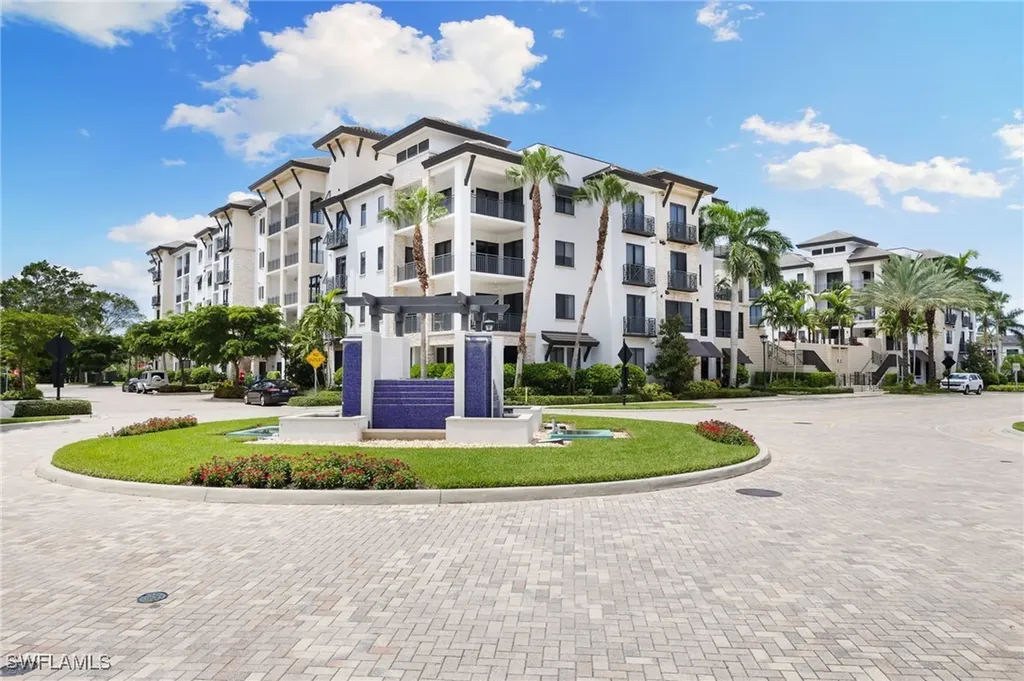 1030 3rd Avenue S Naples FL 34102